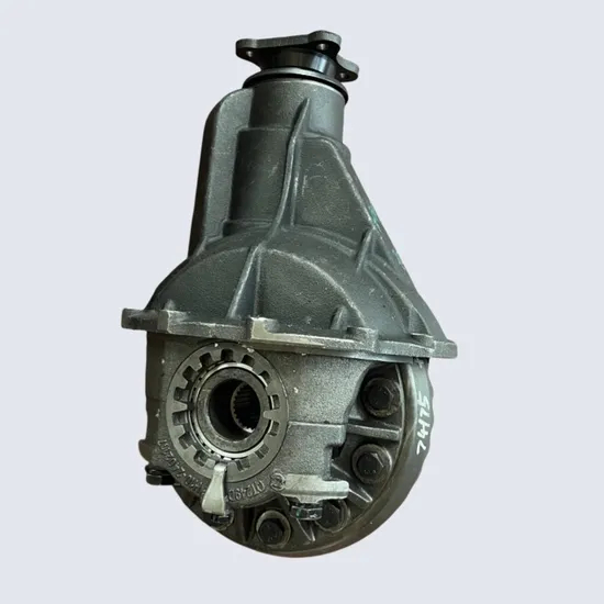 HOWO Truck Parts High Quality Truck Transmission System Parts Truck Axle Differential Assembly Az9981320136 for Sinotruk HOWO and Shacman