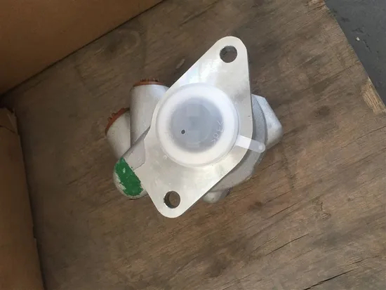 High Quality OEM Free Sample HOWO Sinotruk Shacman FAW Dongfeng Truck Body Parts Manufacturer Heavy Duty Truck FAW Body Parts