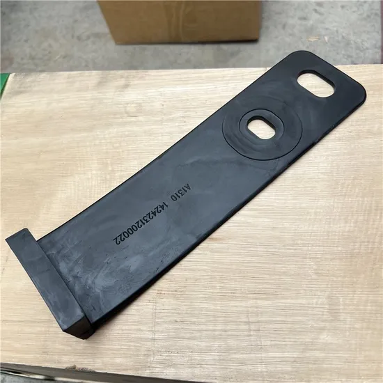 Wg9925590360 Engine Rear Rubber Support Truck Accessories Auto Parts Isuzu HOWO Sinotruk Heavy Trucks